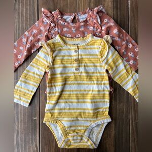 2 onesies Carter’s 6 months